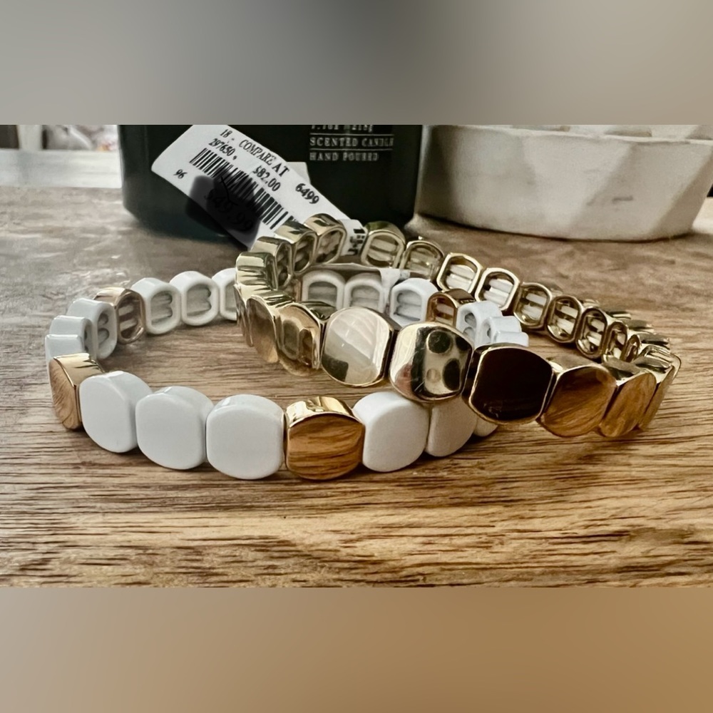 Roxanne Assoulin “ Cafe au Lait” enamel stretch bracelet gold white NEW